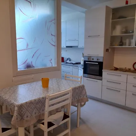 Anna's House Su Planu Апартаменти